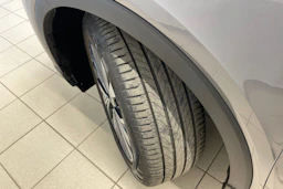 Harmaa Audi Q4 e-tron 2023 kuva 10.