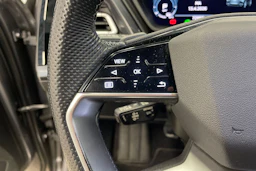 Harmaa Audi Q4 e-tron 2023 kuva 13.