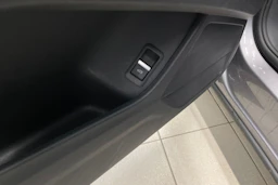 Harmaa Audi Q4 e-tron 2023 kuva 17.