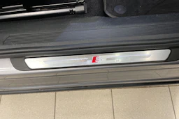 Harmaa Audi Q4 e-tron 2023 kuva 26.