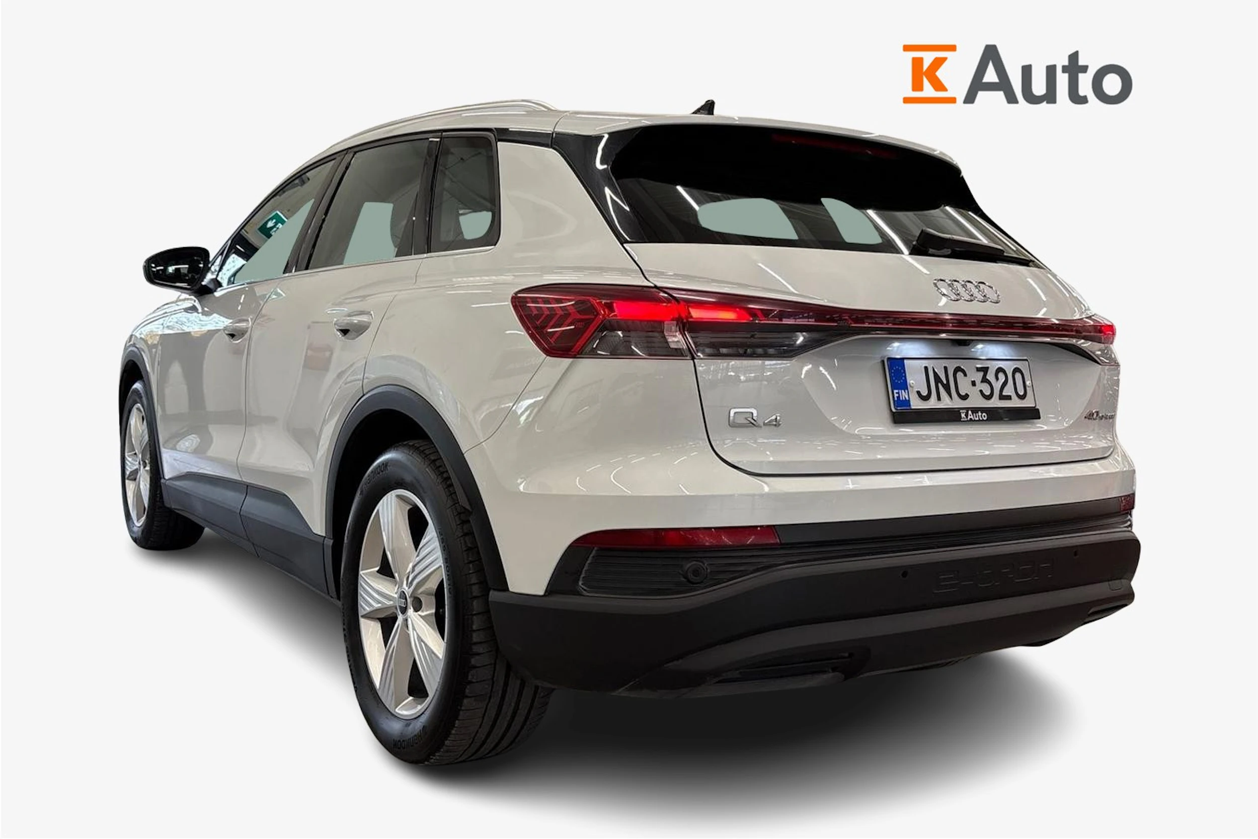 valkoinen Audi Q4 e-tron 2023 kuva 2.