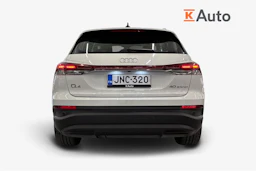 valkoinen Audi Q4 e-tron 2023 kuva 3.