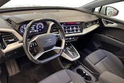valkoinen Audi Q4 e-tron 2023 kuva 6.