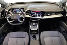 valkoinen Audi Q4 e-tron 2023 kuva 7.