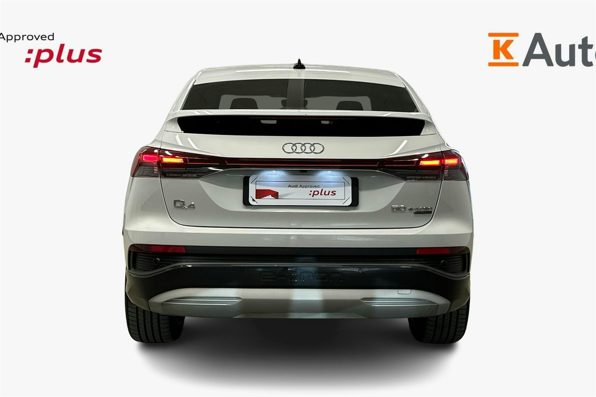 valkoinen Audi Q4 e-tron 2023 kuva 3.