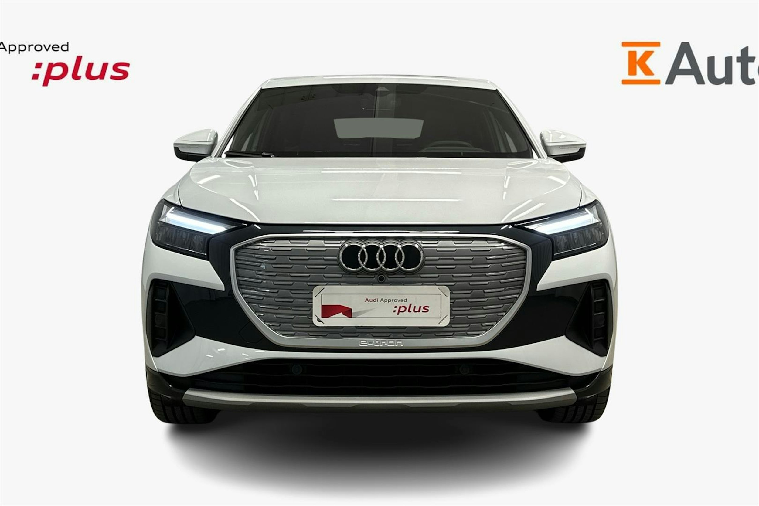 valkoinen Audi Q4 e-tron 2023 kuva 4.