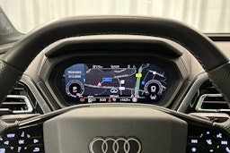 valkoinen Audi Q4 e-tron 2023 kuva 12.