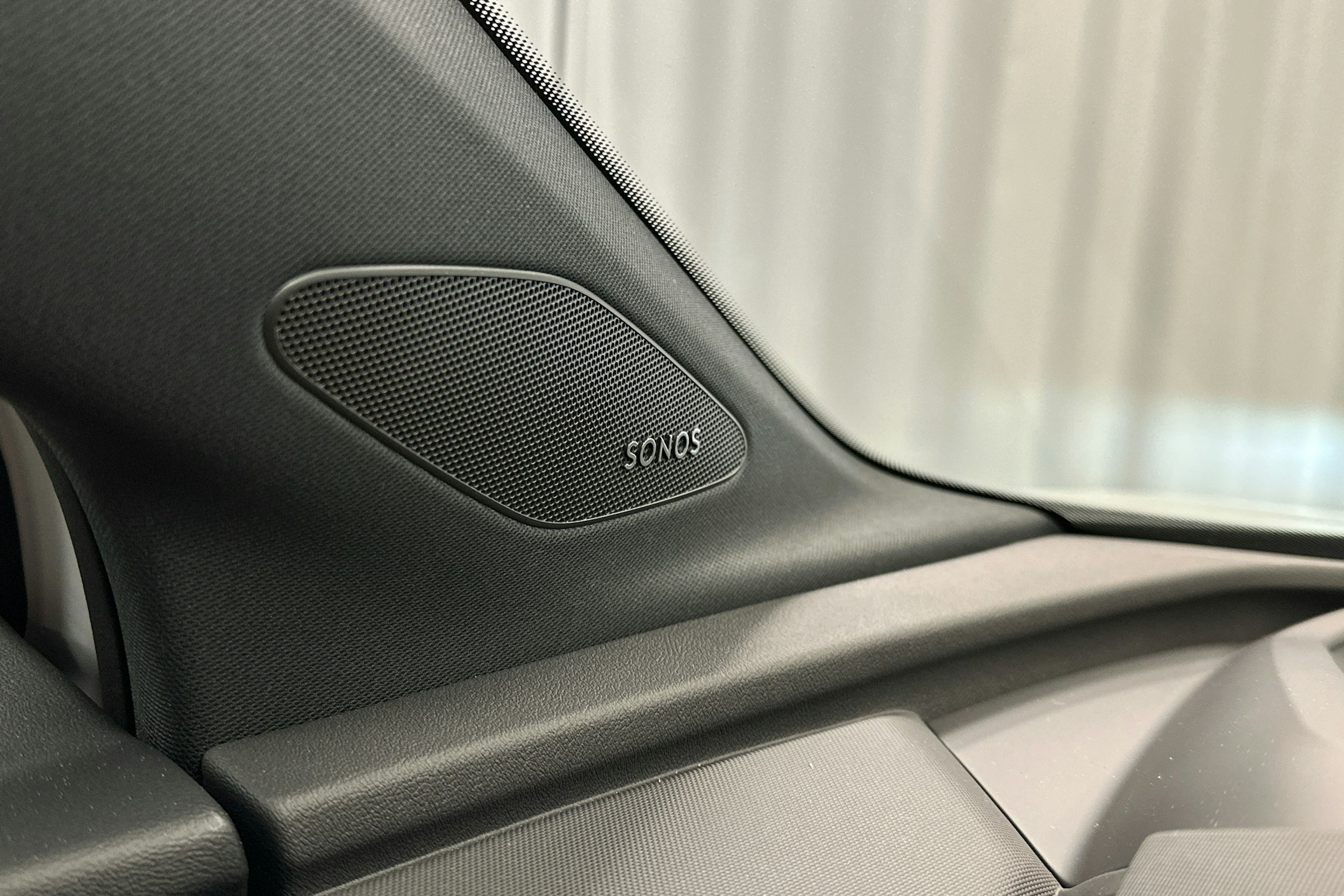 valkoinen Audi Q4 e-tron 2023 kuva 14.