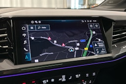 valkoinen Audi Q4 e-tron 2023 kuva 15.