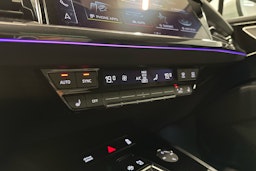 valkoinen Audi Q4 e-tron 2023 kuva 22.