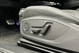 valkoinen Audi Q4 e-tron 2023 kuva 25.
