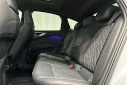 valkoinen Audi Q4 e-tron 2023 kuva 28.