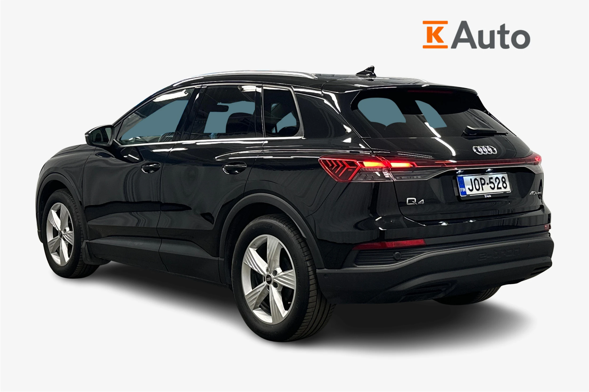 musta Audi Q4 e-tron 2023 kuva 3.