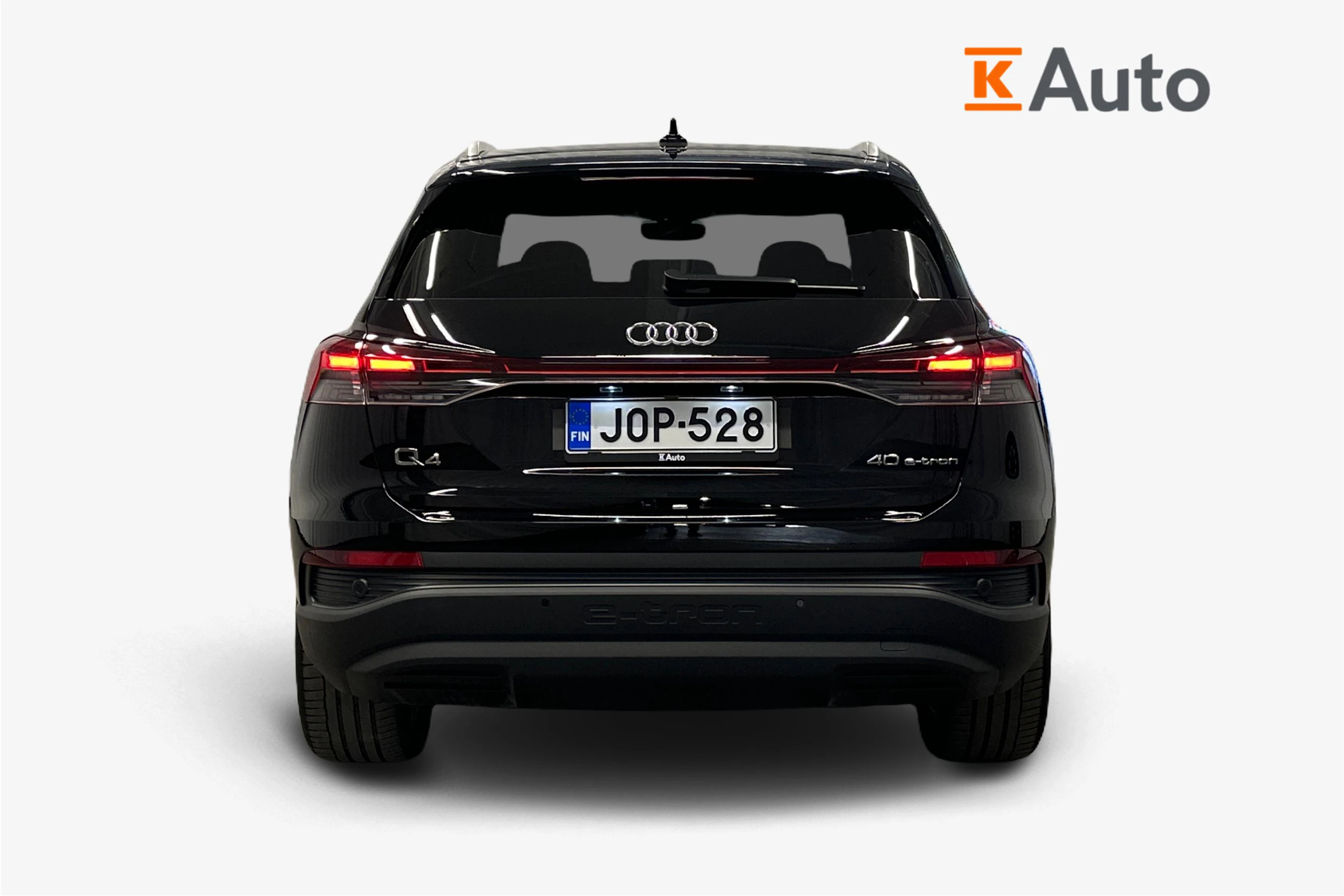 musta Audi Q4 e-tron 2023 kuva 4.
