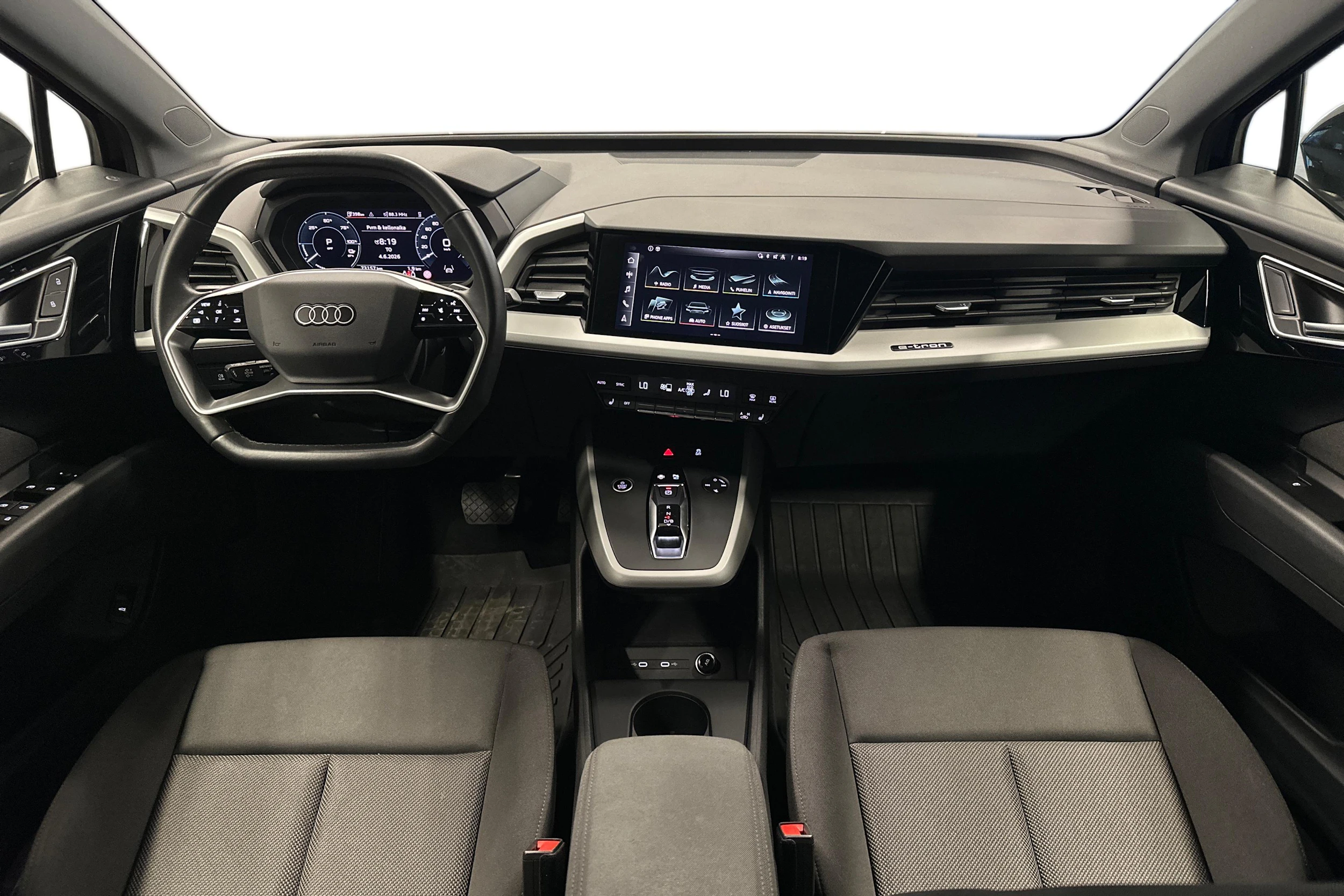 musta Audi Q4 e-tron 2023 kuva 9.