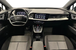 musta Audi Q4 e-tron 2023 kuva 9.