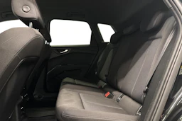 musta Audi Q4 e-tron 2023 kuva 11.