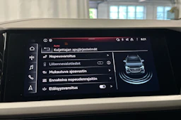 musta Audi Q4 e-tron 2023 kuva 26.