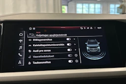 musta Audi Q4 e-tron 2023 kuva 27.