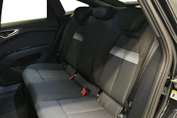 musta Audi Q4 e-tron 2023 kuva 11.