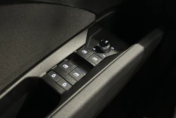 musta Audi Q4 e-tron 2023 kuva 18.