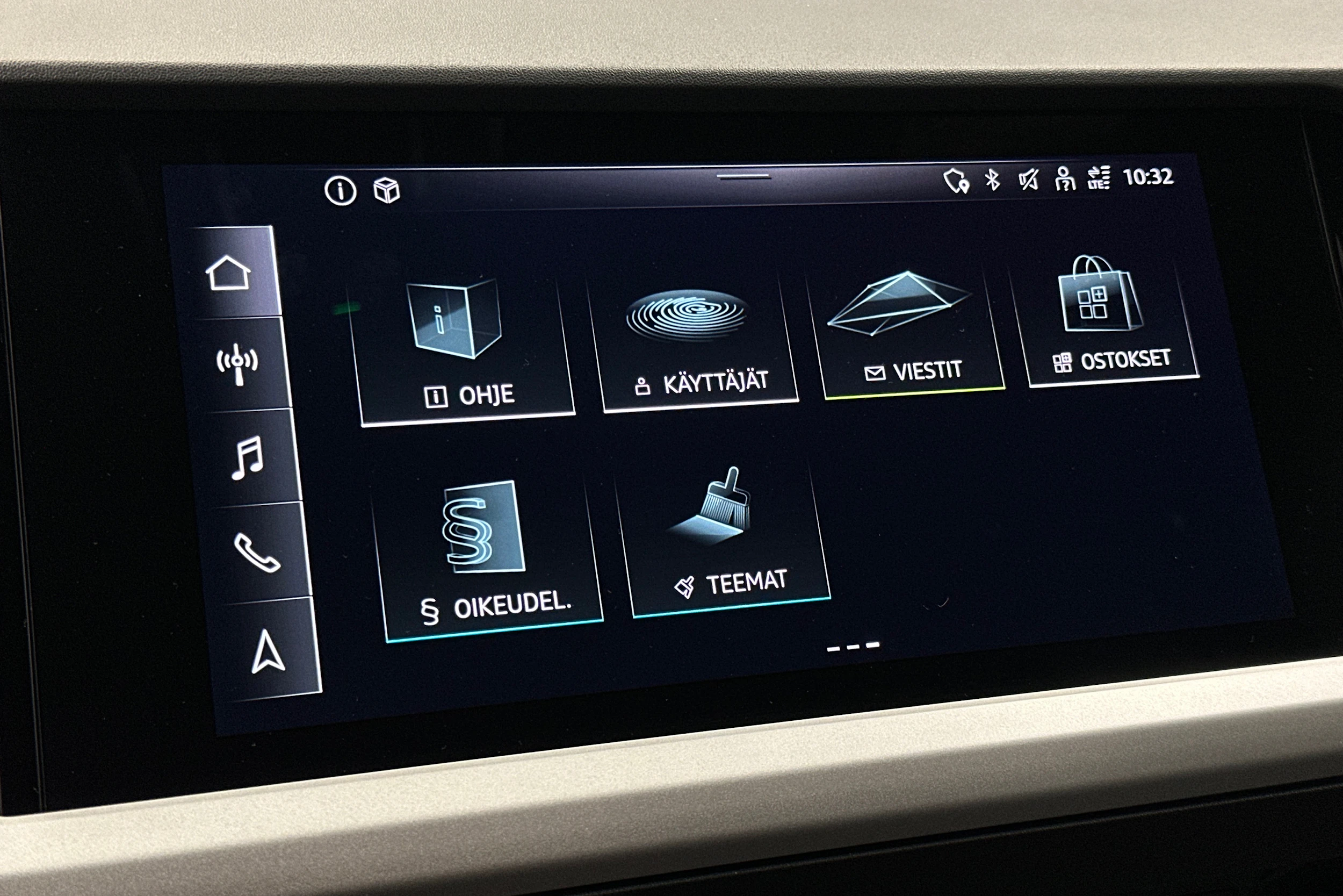 musta Audi Q4 e-tron 2023 kuva 21.