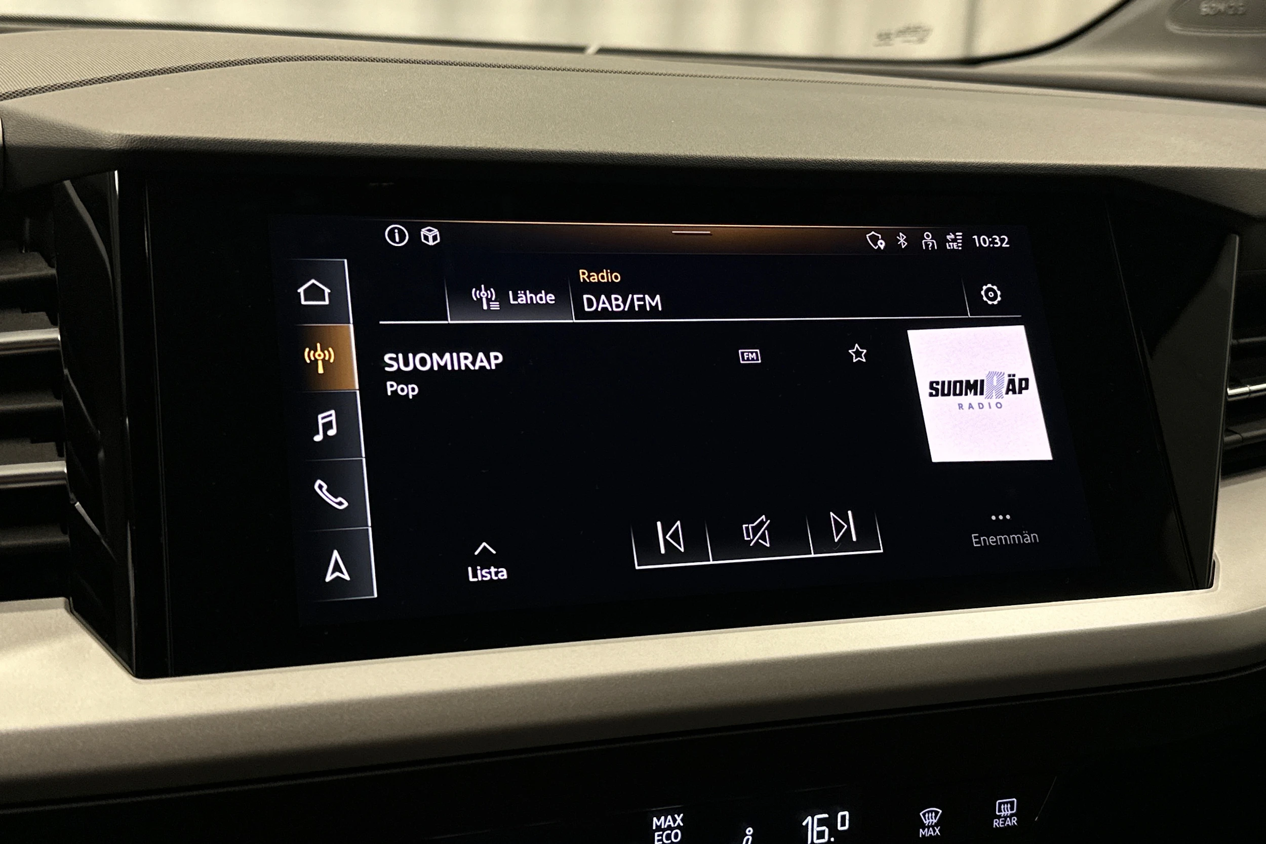musta Audi Q4 e-tron 2023 kuva 22.
