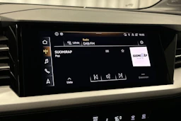 musta Audi Q4 e-tron 2023 kuva 22.
