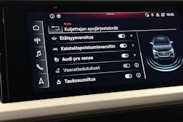musta Audi Q4 e-tron 2023 kuva 32.