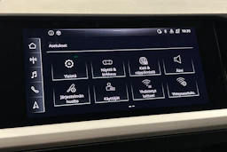 musta Audi Q4 e-tron 2023 kuva 33.