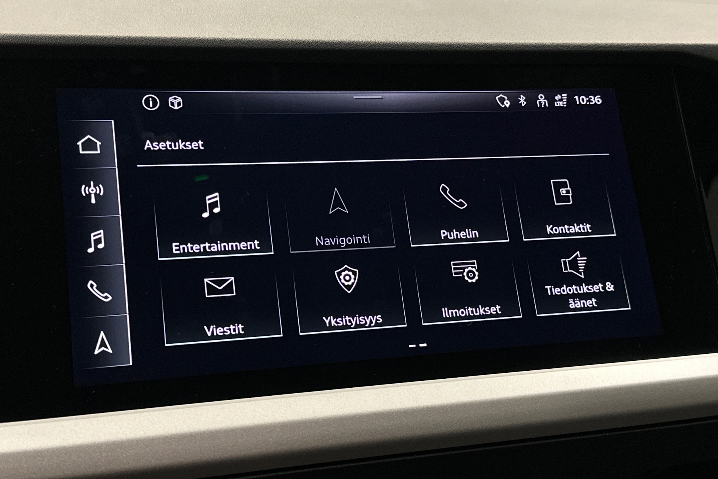 musta Audi Q4 e-tron 2023 kuva 34.