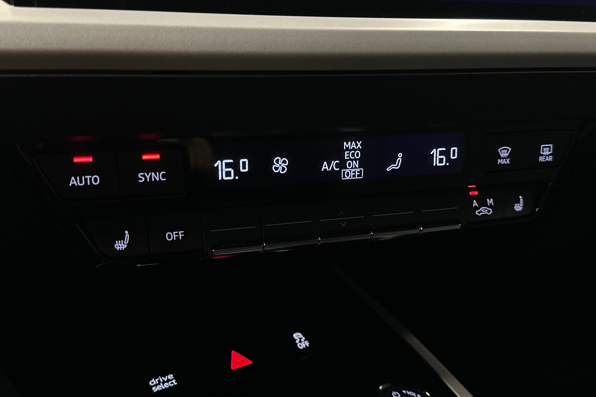 musta Audi Q4 e-tron 2023 kuva 35.