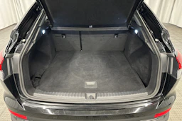 musta Audi Q4 e-tron 2023 kuva 37.