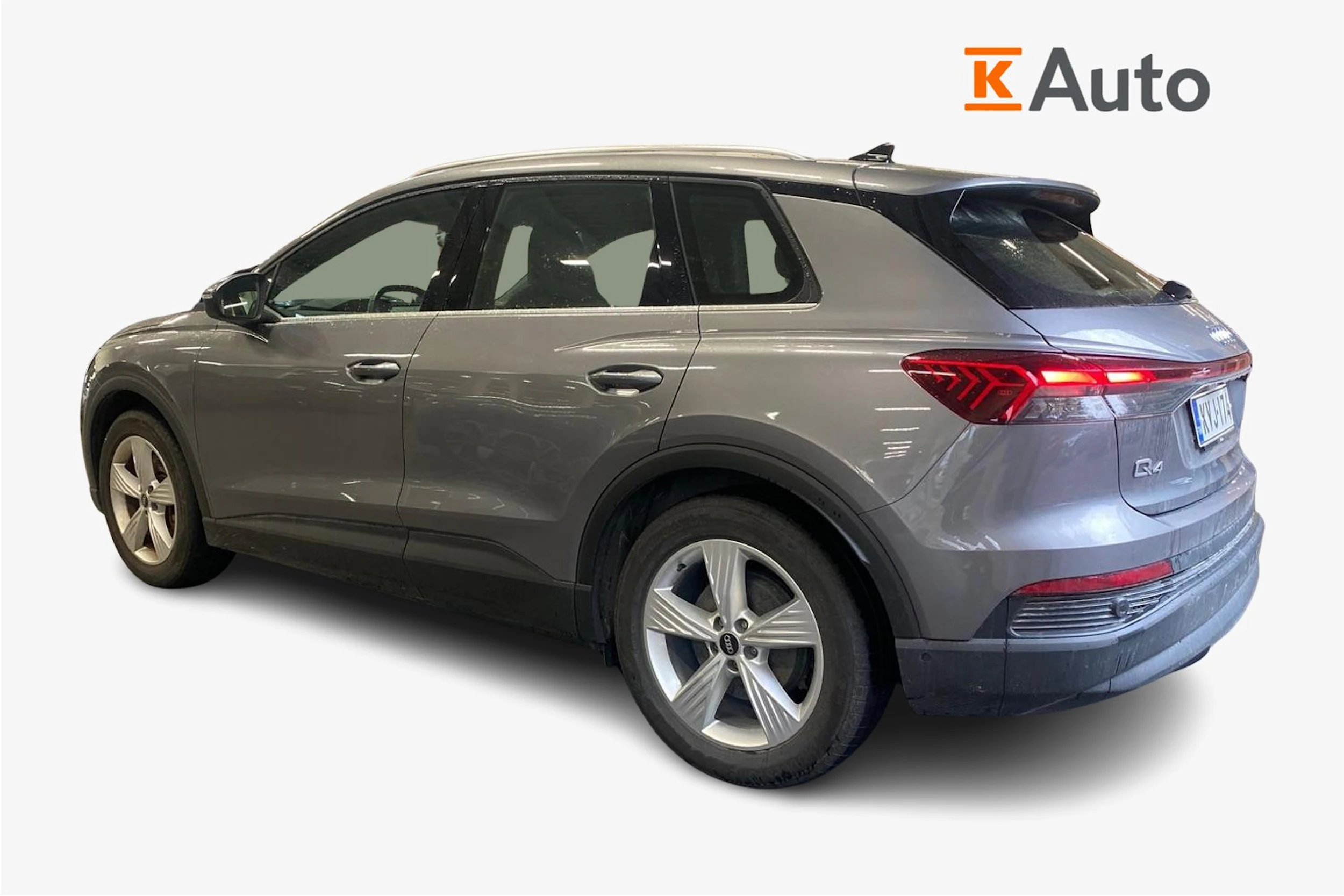 Harmaa Audi Q4 e-tron 2023 kuva 2.