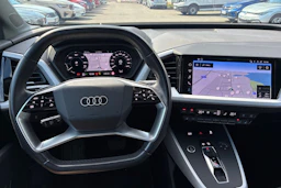 harmaa Audi Q4 e-tron 2023 kuva 4.