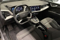 harmaa Audi Q4 e-tron 2023 kuva 6.