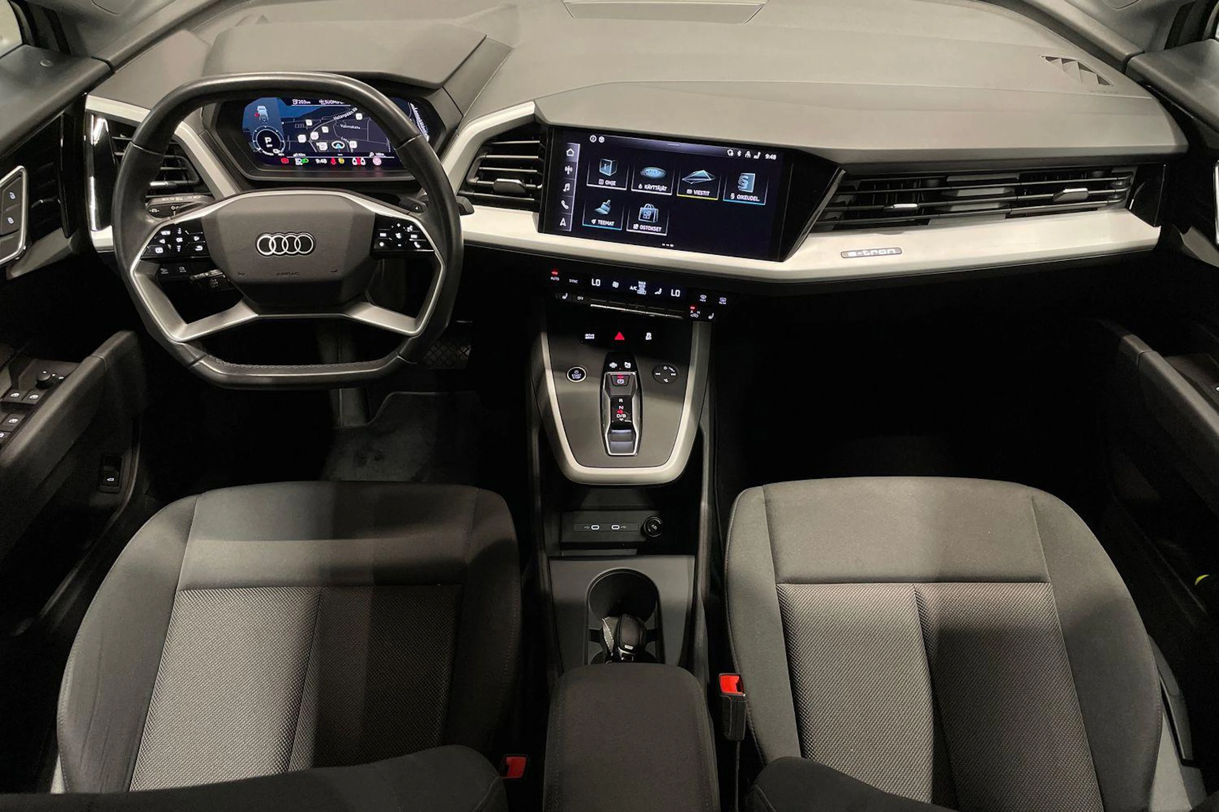 harmaa Audi Q4 e-tron 2023 kuva 7.