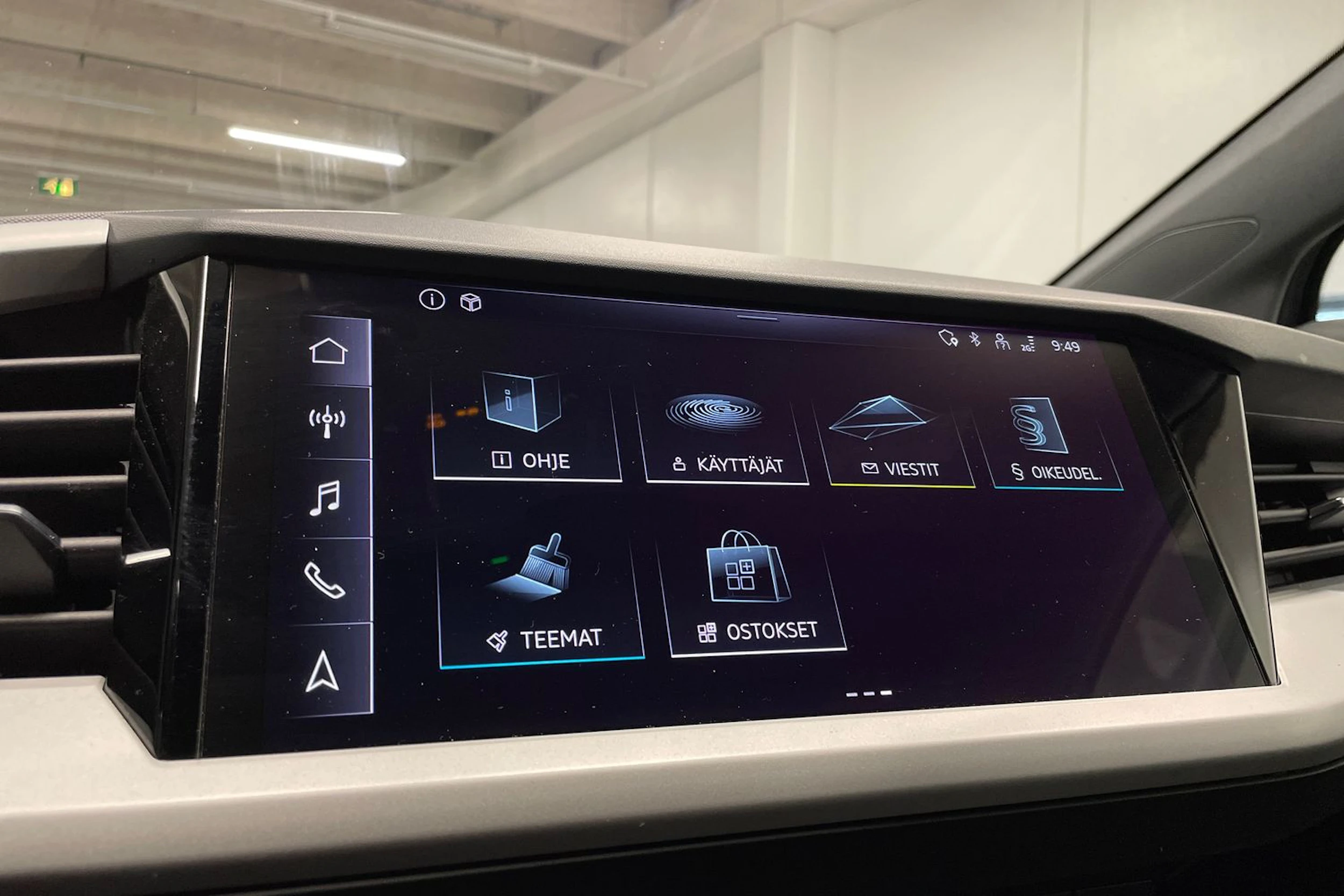 harmaa Audi Q4 e-tron 2023 kuva 15.