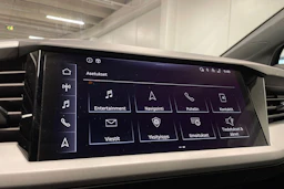 harmaa Audi Q4 e-tron 2023 kuva 17.