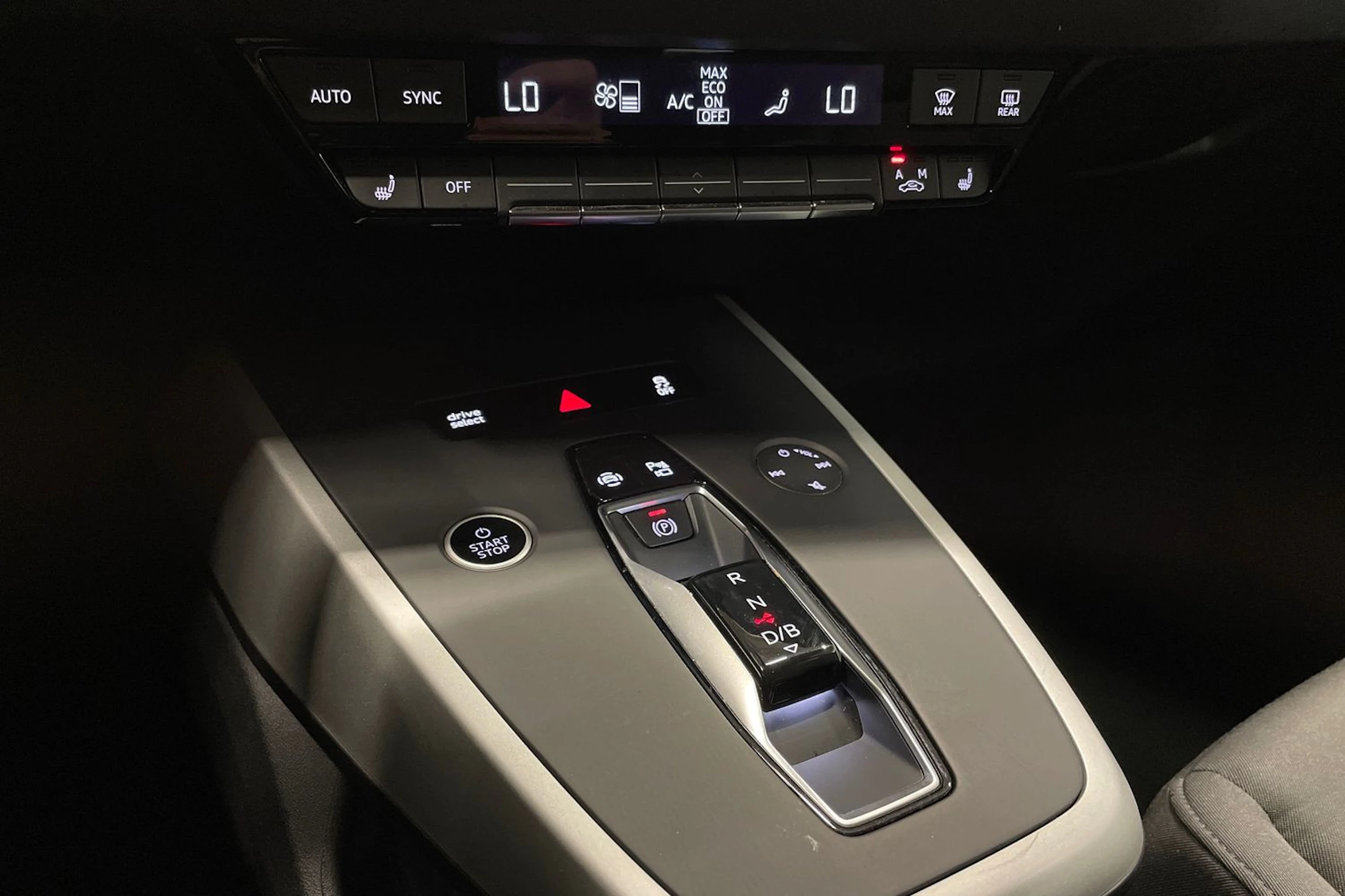 harmaa Audi Q4 e-tron 2023 kuva 23.