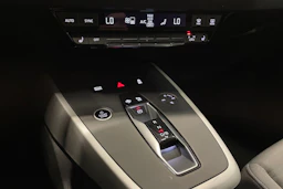 harmaa Audi Q4 e-tron 2023 kuva 23.