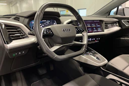 harmaa Audi Q4 e-tron 2023 kuva 28.