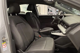 harmaa Audi Q4 e-tron 2023 kuva 29.
