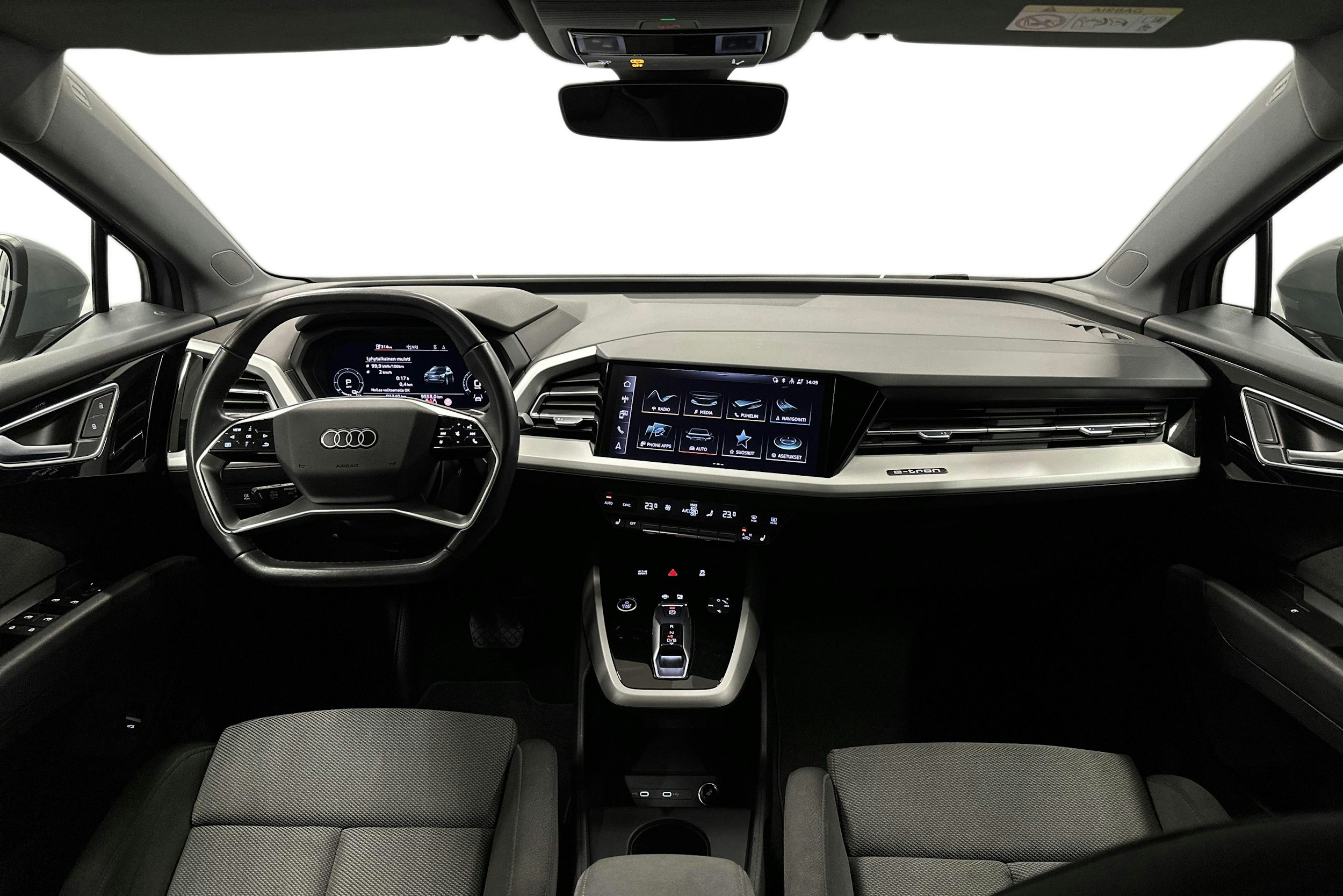 harmaa Audi Q4 e-tron 2023 kuva 9.