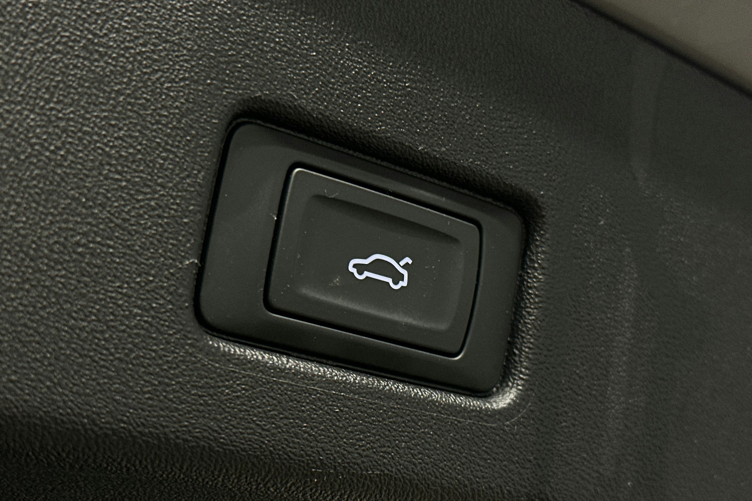 harmaa Audi Q4 e-tron 2023 kuva 14.