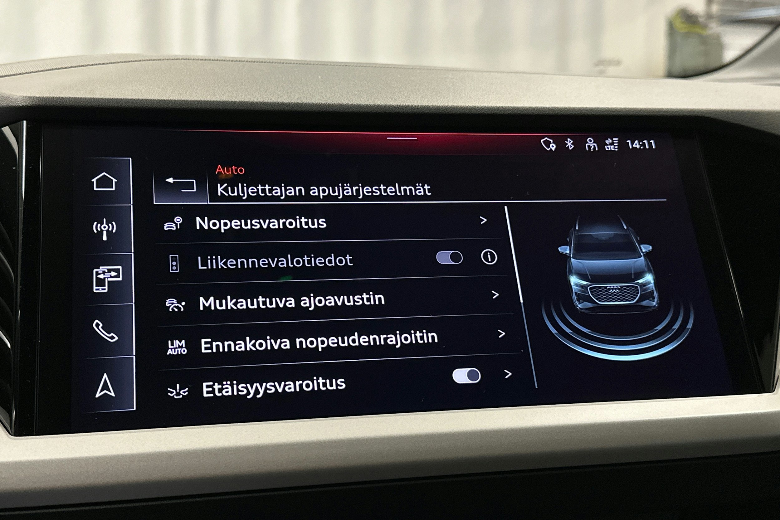 harmaa Audi Q4 e-tron 2023 kuva 26.