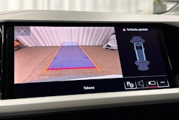 harmaa Audi Q4 e-tron 2023 kuva 28.