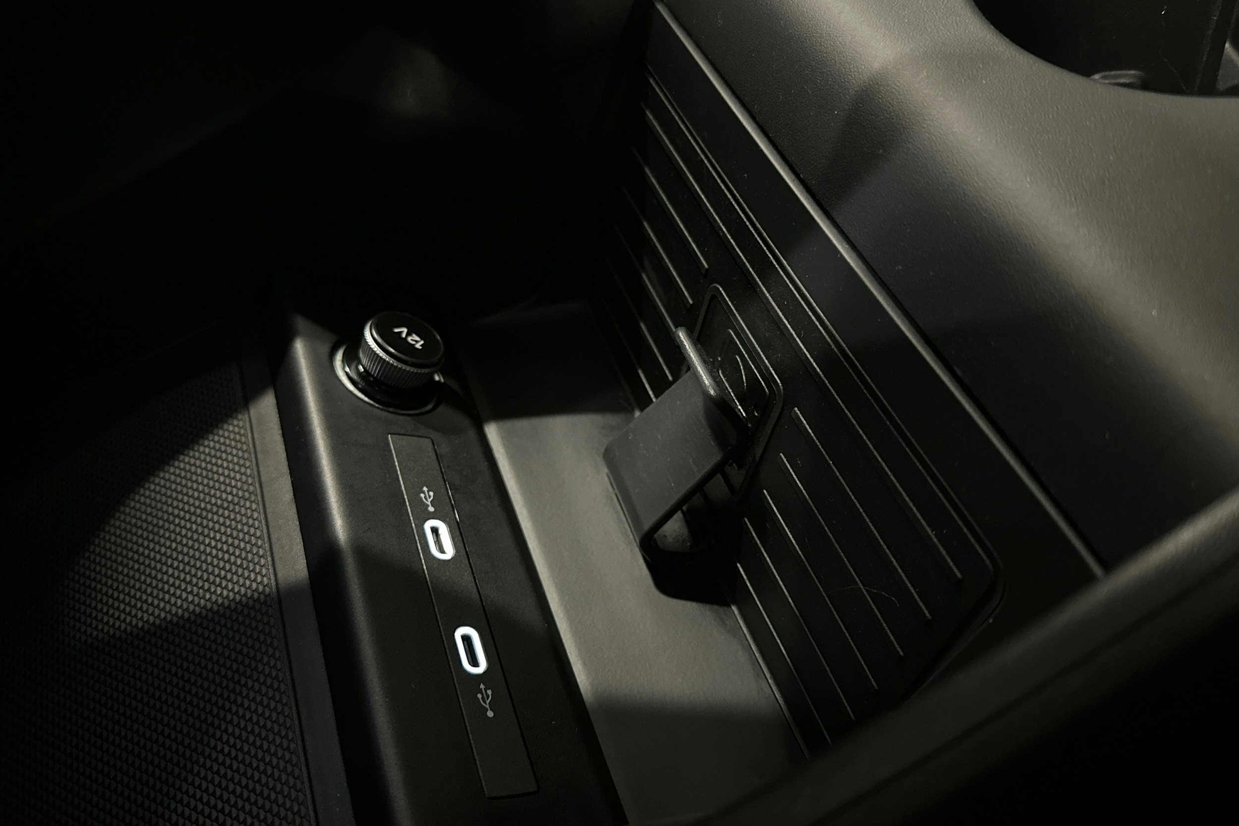 harmaa Audi Q4 e-tron 2023 kuva 31.