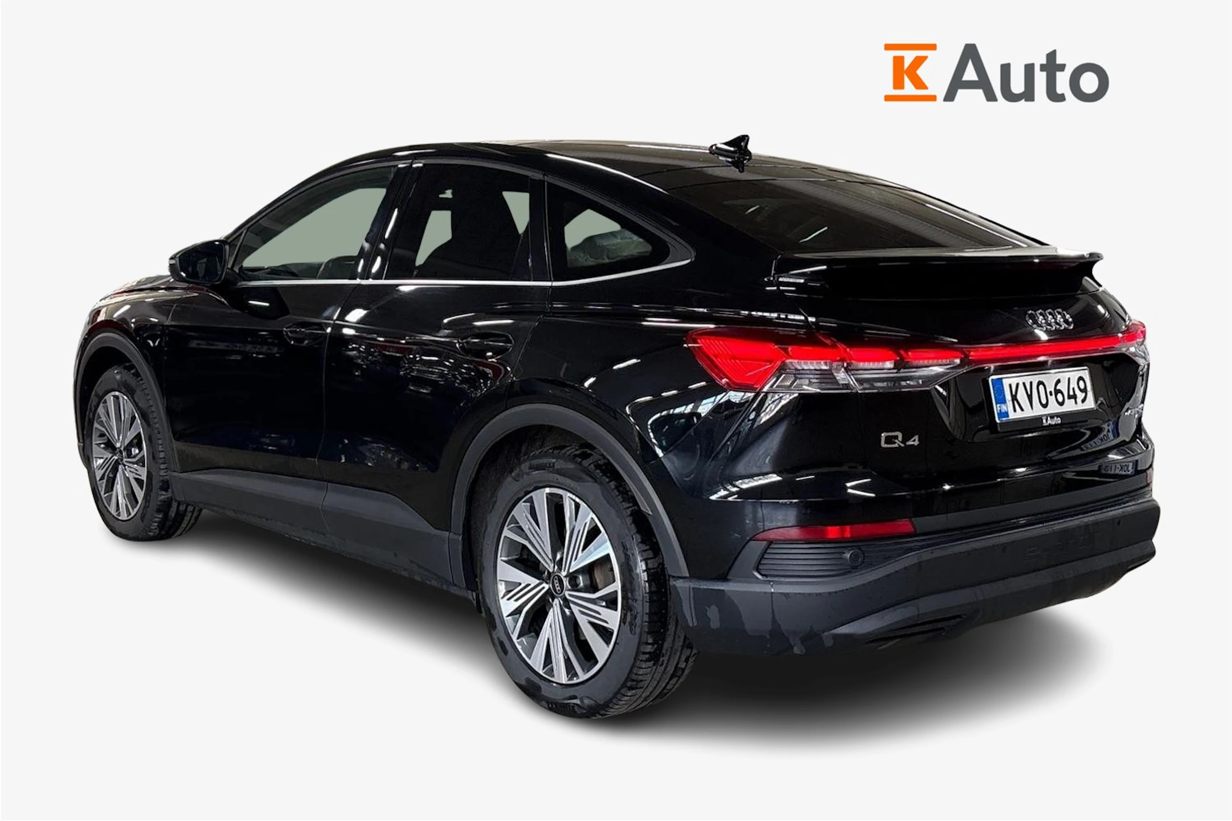 Musta Audi Q4 e-tron 2023 kuva 2.