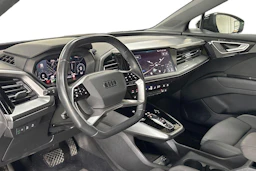 Musta Audi Q4 e-tron 2023 kuva 3.